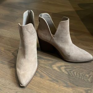 Steve Madden size 9 booties